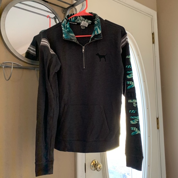 PINK Victoria's Secret Tops - Pink VS sweatshirt